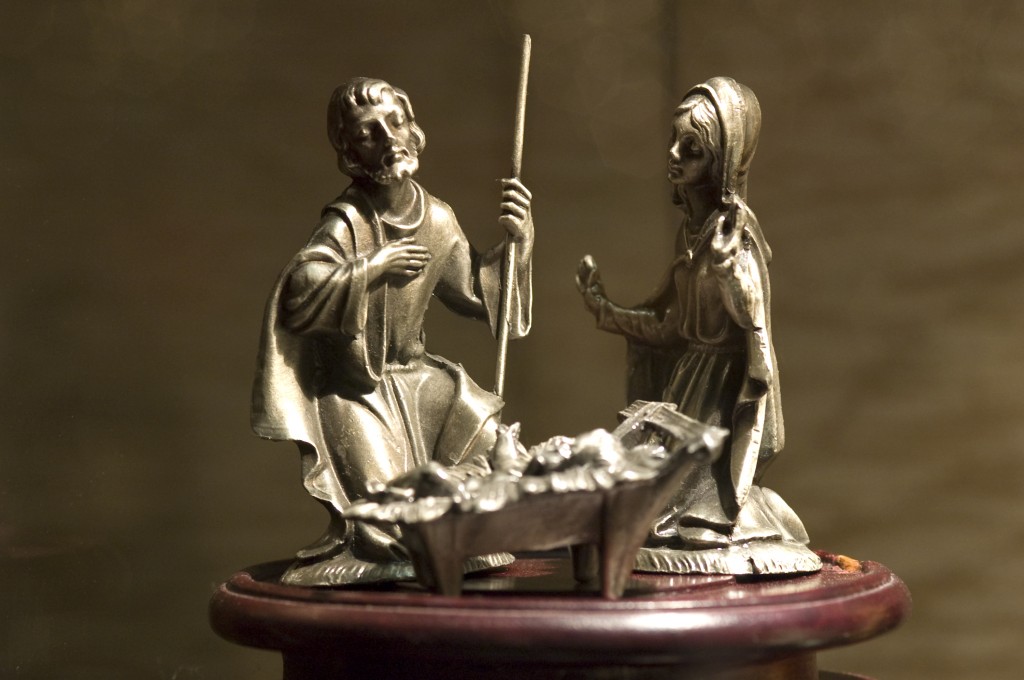 Manger Scene in Pewter